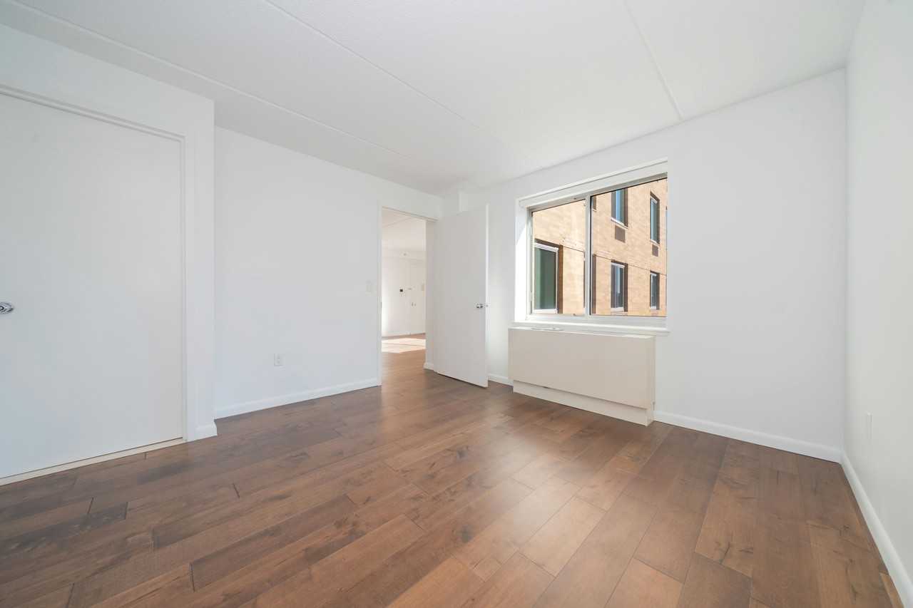 68 Bradhurst Ave #V6 - Photo 7 of 15