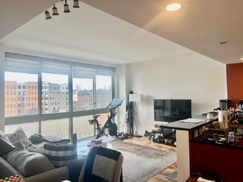 800 Jackson St #405