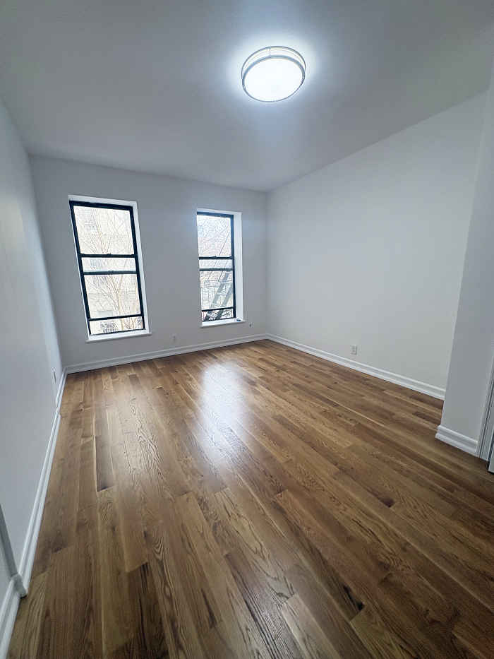 593 President St #2L - Photo 3 of 5