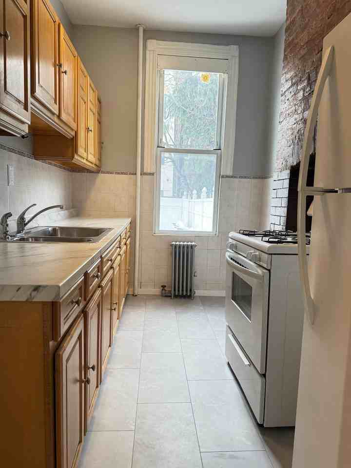 456 Harman St #1 - Photo 5 of 6