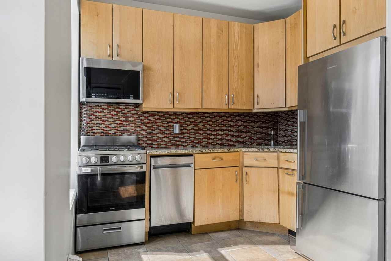 630 Union St #2D - Photo 3 of 7