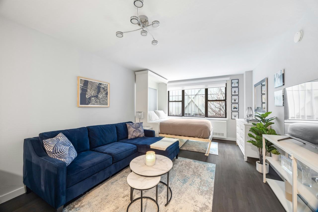 417 E 90th St #4C - Photo 2 of 5