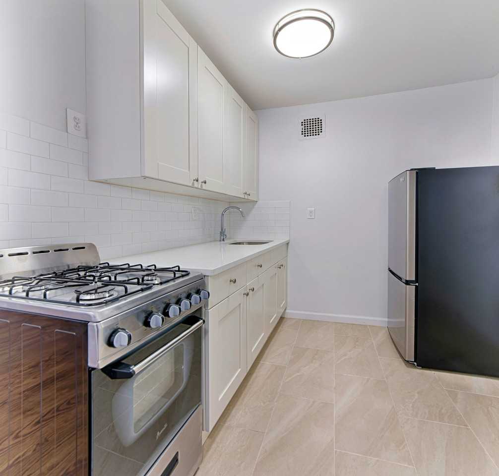 160 E 2nd St #3A - Photo 3 of 12