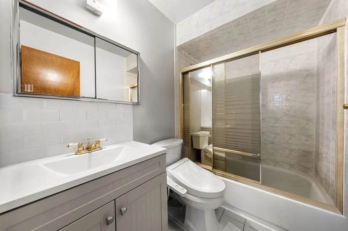 2657 E 21st St #2 - Photo 5 of 7