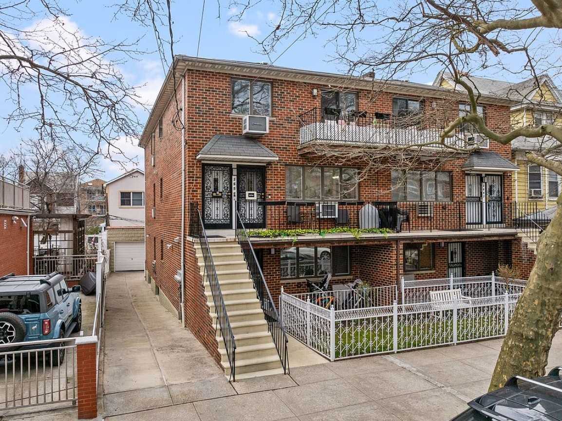 2657 E 21st St #2 - Photo 7 of 7