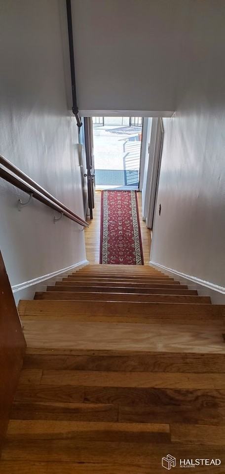 60 -46 69TH PLACE #2 - Photo 3 of 21