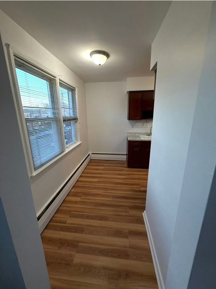 60 -46 69TH PLACE #2 - Photo 6 of 21