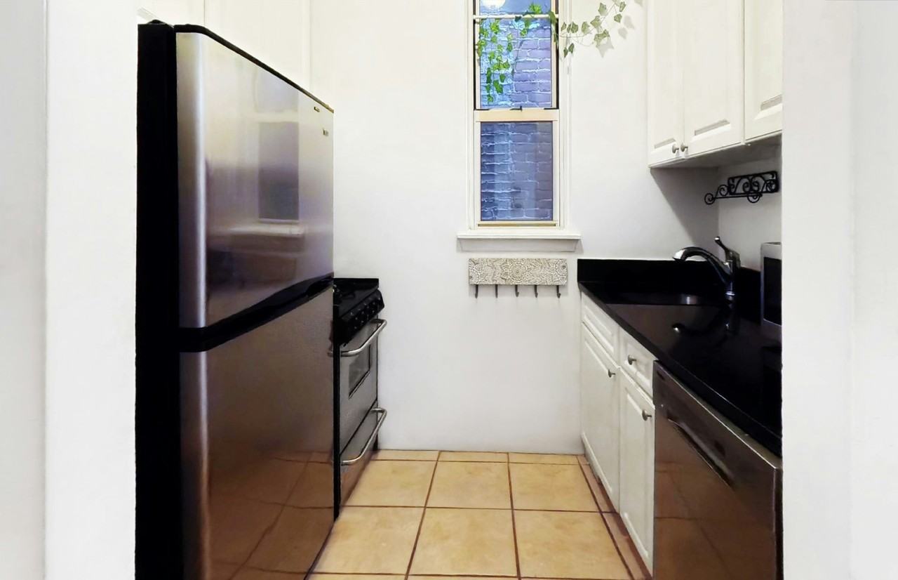 319 E 73rd St #4D - Photo 4 of 5