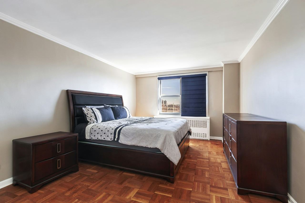 3935 Blackstone Ave #7D - Photo 3 of 10