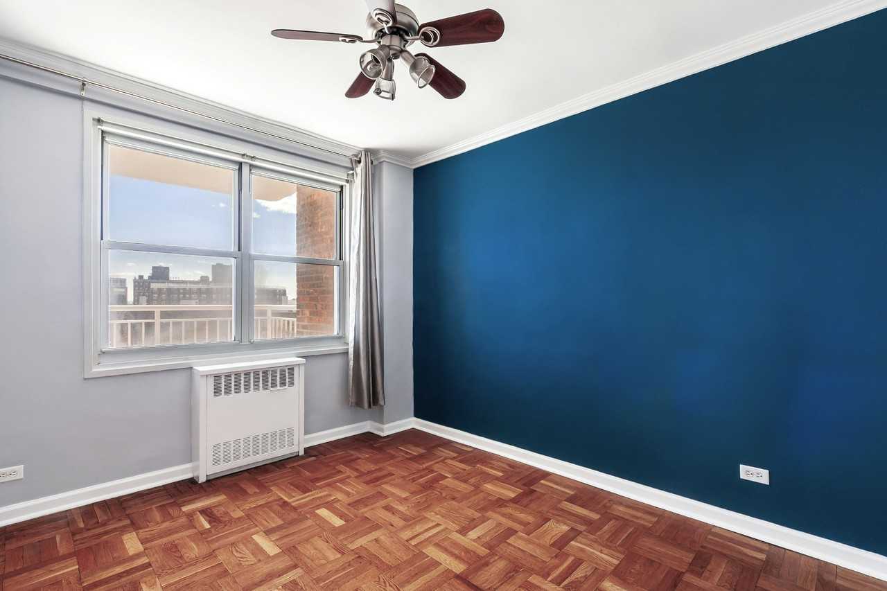 3935 Blackstone Ave #7D - Photo 5 of 10