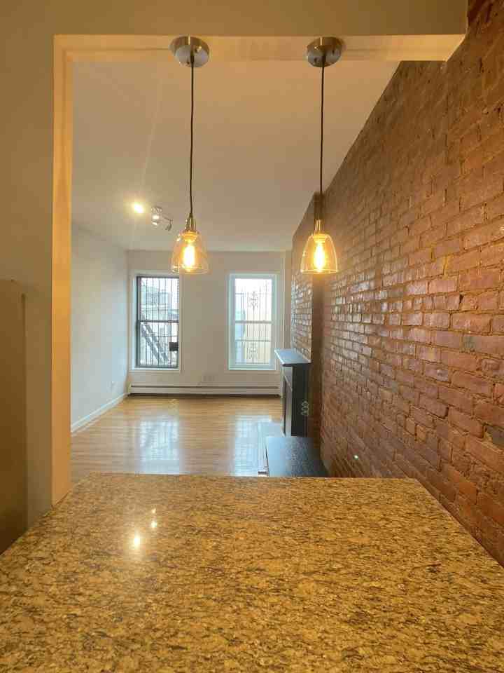 1171 Bedford Ave #3R - Photo 4 of 8