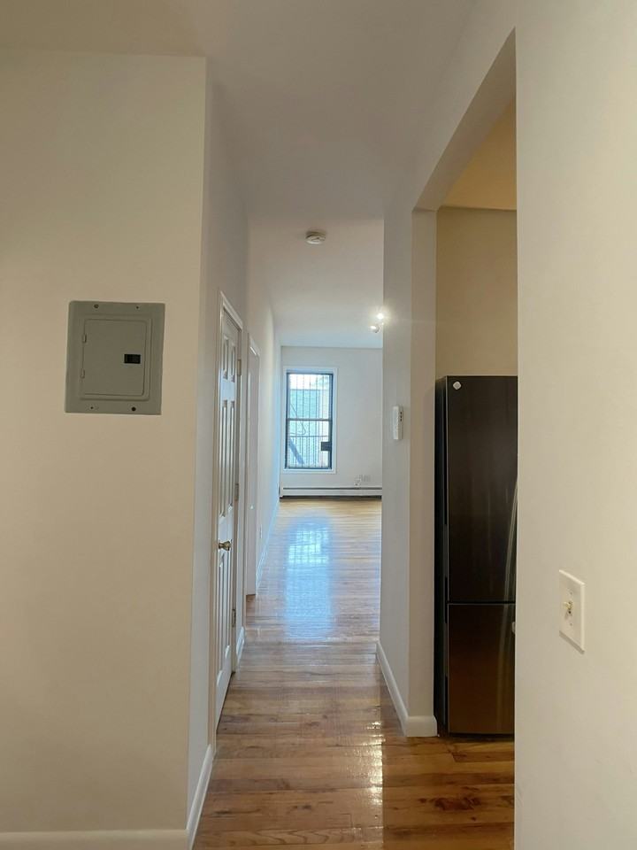 1171 Bedford Ave #3R - Photo 5 of 8
