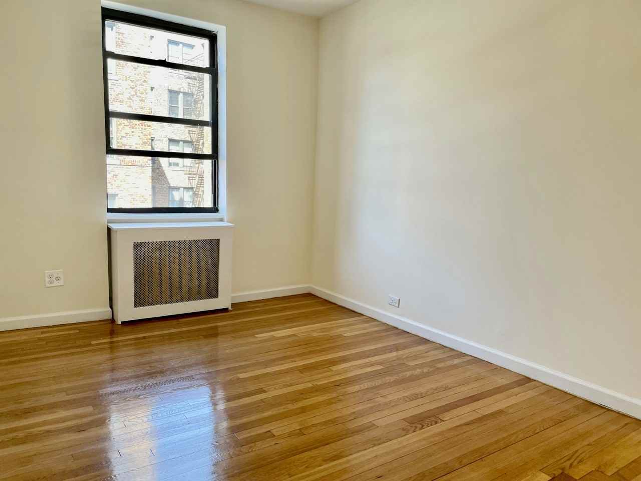 PETTIT AVENUE/BRITTON AVENUE #403 - Photo 4 of 8