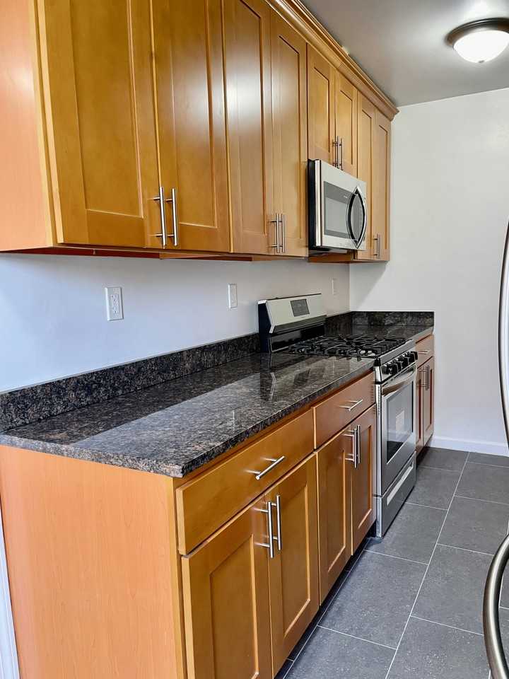 PETTIT AVENUE/BRITTON AVENUE #403 - Photo 5 of 8