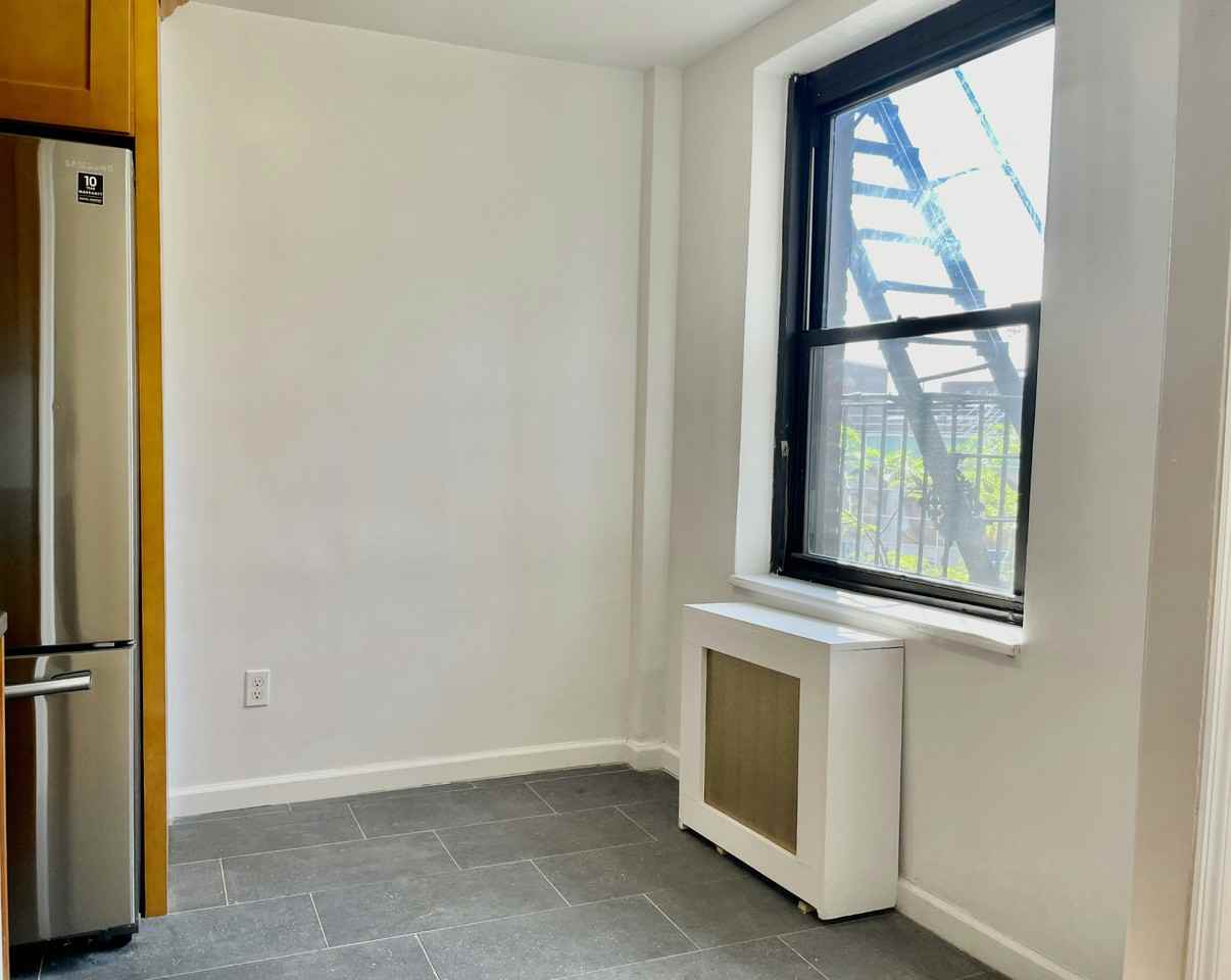 PETTIT AVENUE/BRITTON AVENUE #403 - Photo 7 of 8