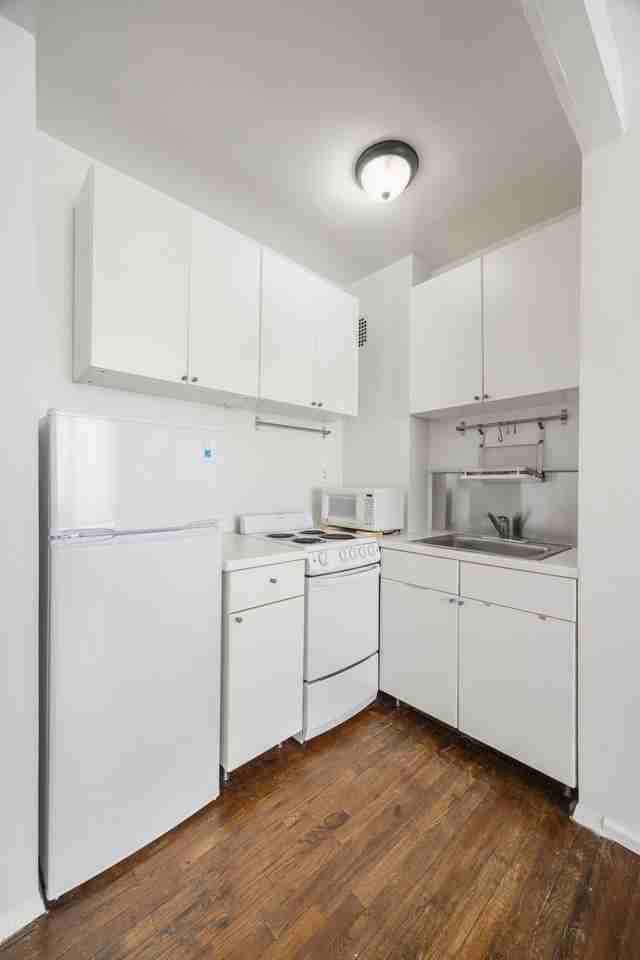 160 E 91st St #6B - Photo 3 of 5