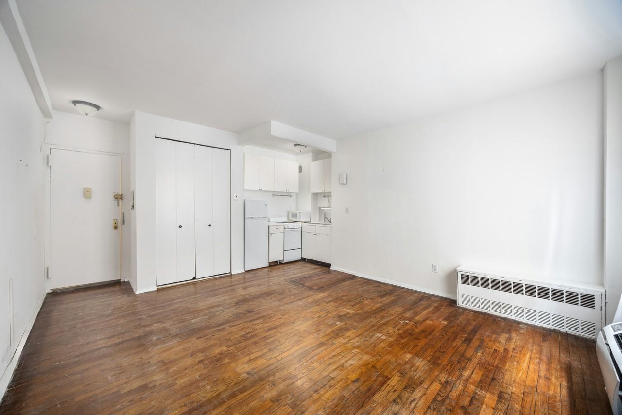 160 E 91st St #6B - Photo 5 of 5