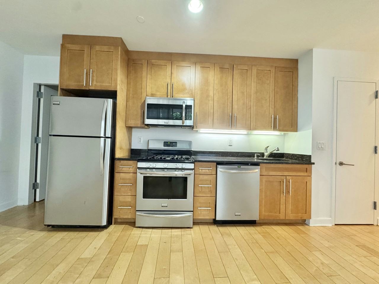 190 STREET #3B - Photo 3 of 7