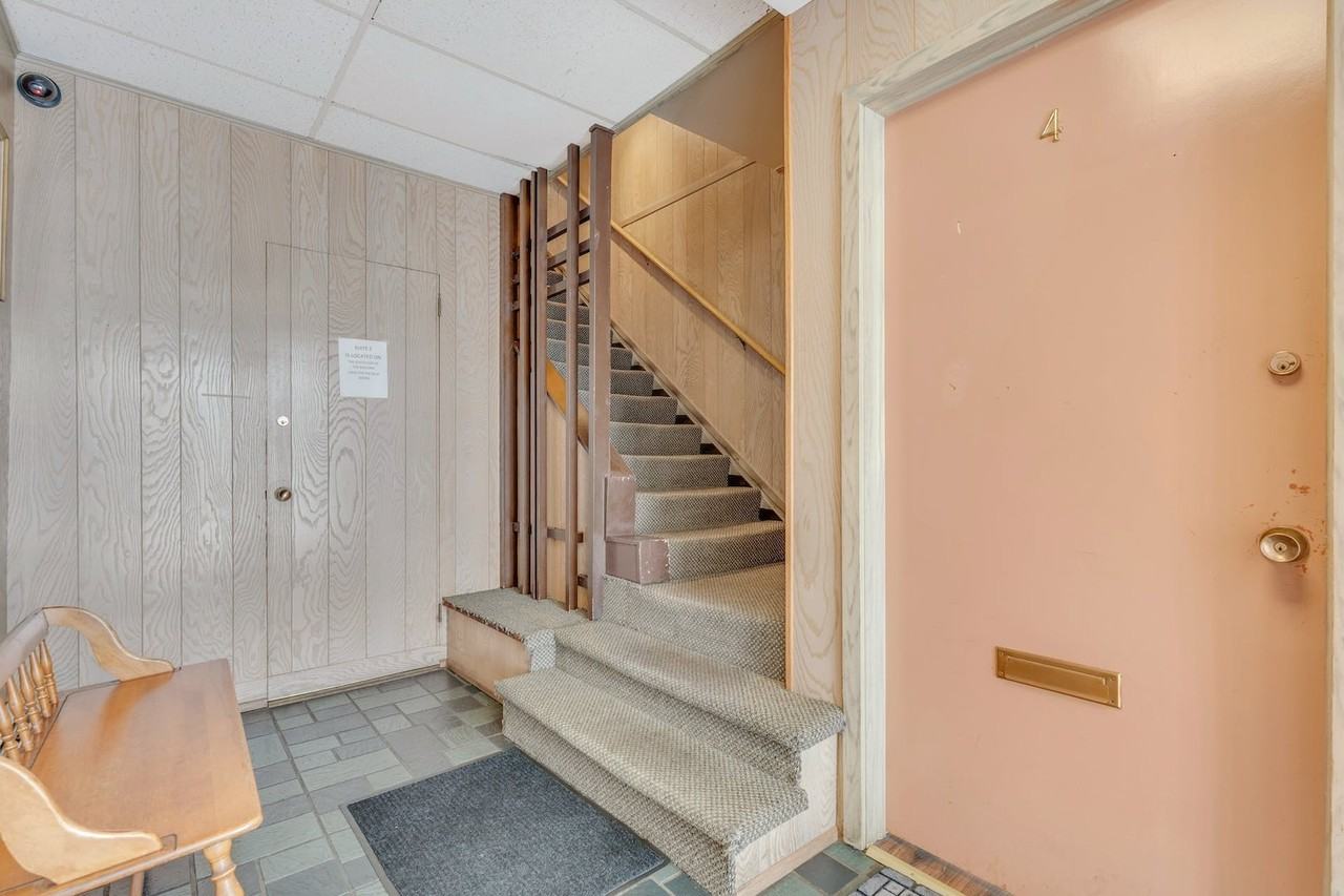 543 Valley Rd #4 - Photo 4 of 16