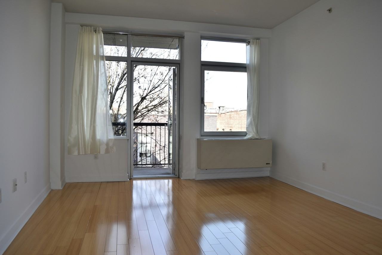 350 Wadsworth Ave #4B - Photo 2 of 8