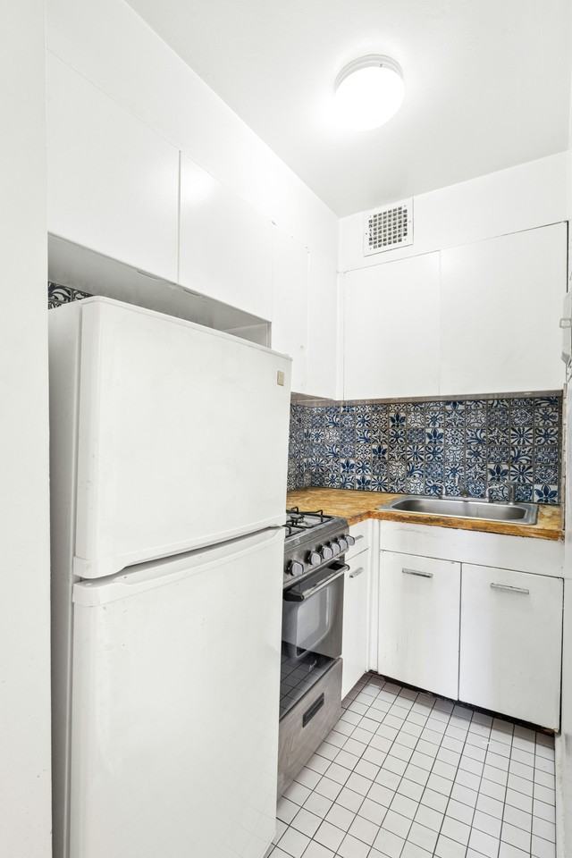 215 W 139th St #4F - Photo 5 of 8