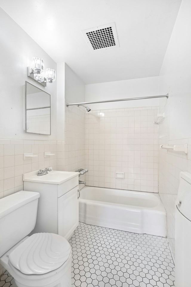 215 W 139th St #4F - Photo 6 of 8