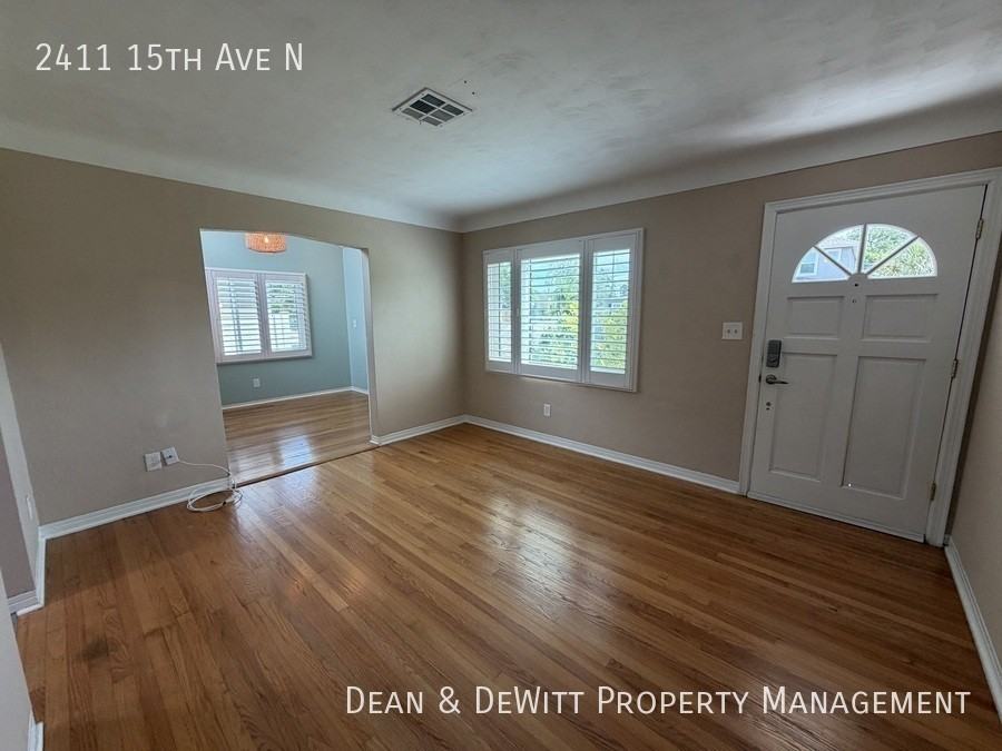 2411 15th Ave N - Photo 4 of 19