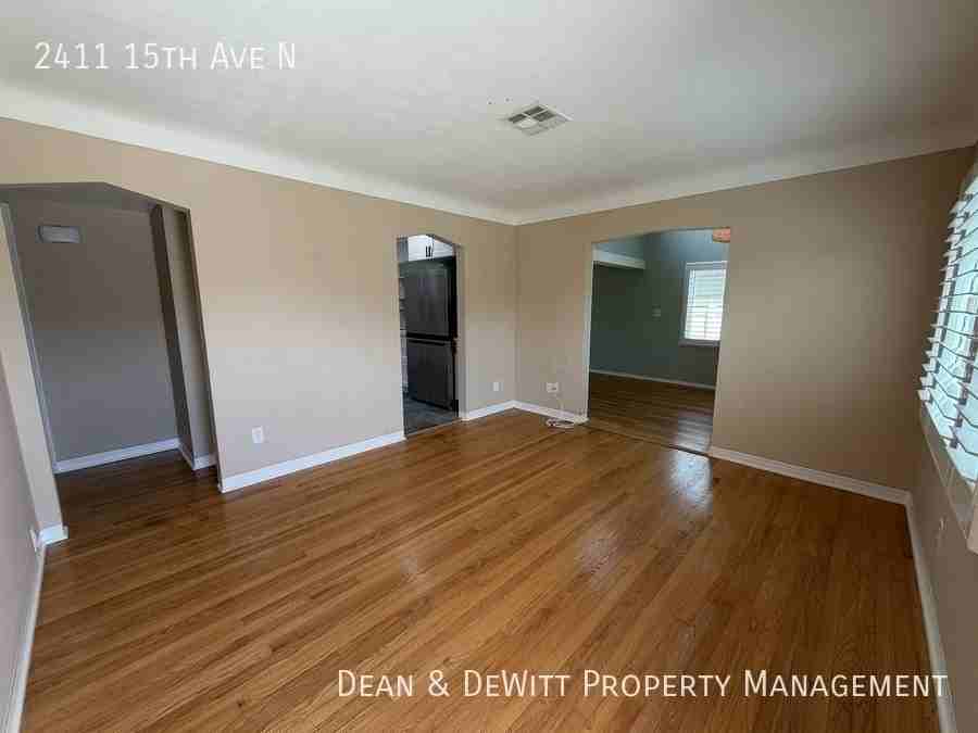 2411 15th Ave N - Photo 5 of 19