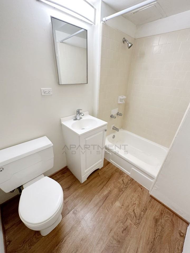 1130 Hassinger St Apt 1a #1A - Photo 5 of 9