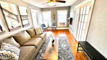 featured image of 4405 Woodside St #4