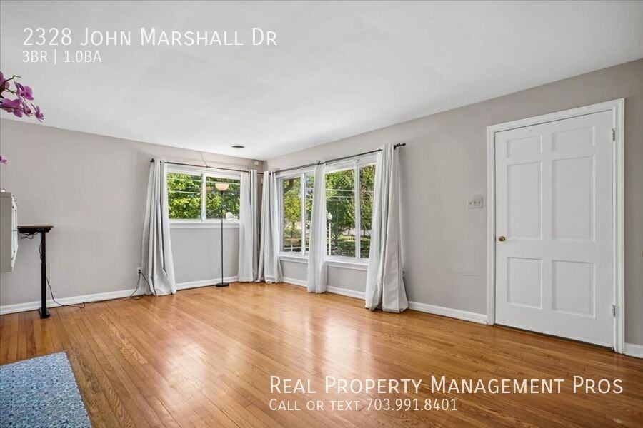 2328 John Marshall Dr - Photo 2 of 31