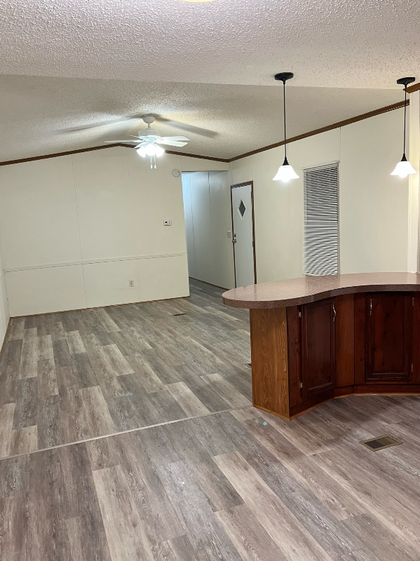 104 Lynn Dr #39 - Photo 4 of 20