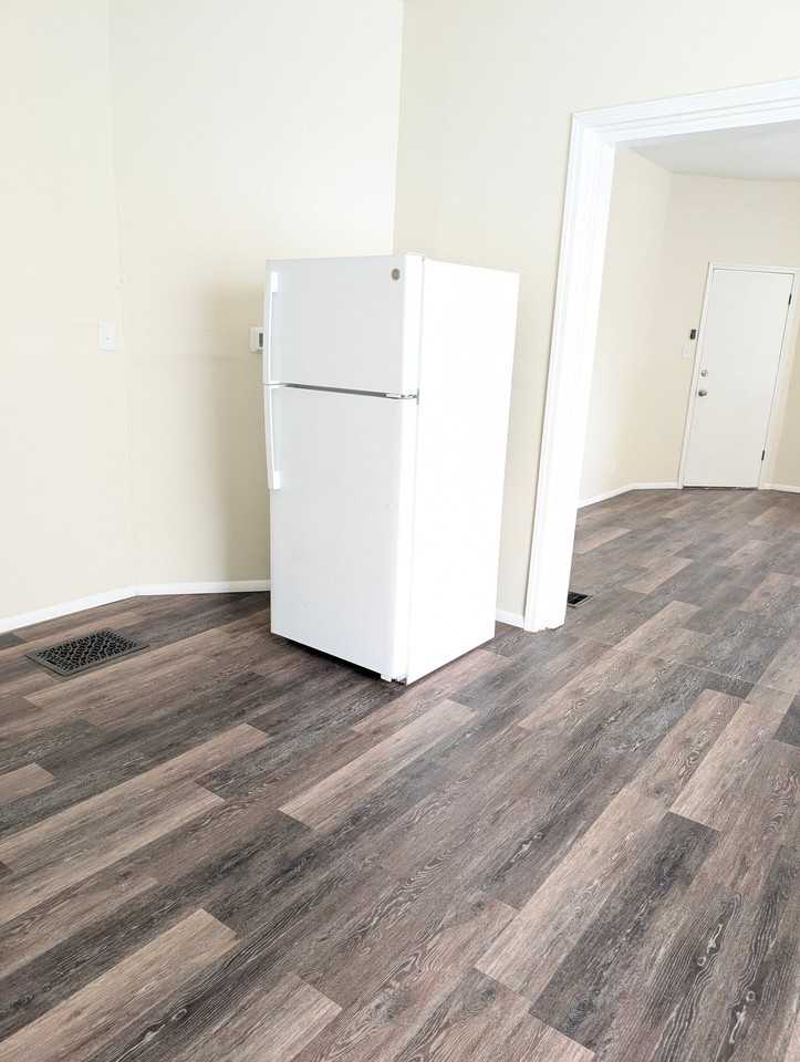 731 Mcmakin Ave #1 - Photo 7 of 11