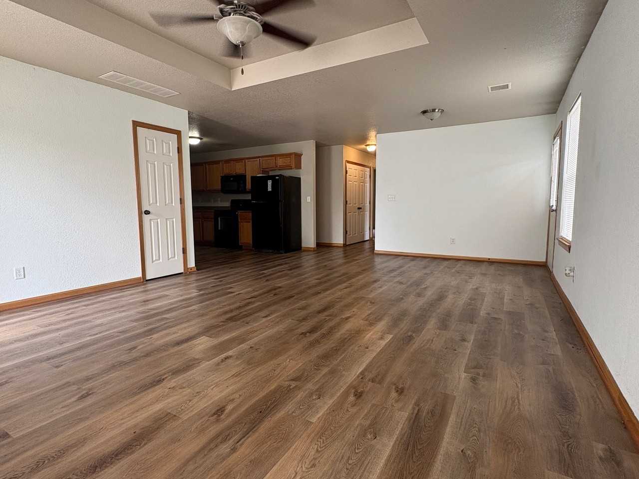 107 Sw Rock Garden Ln - Photo 2 of 9