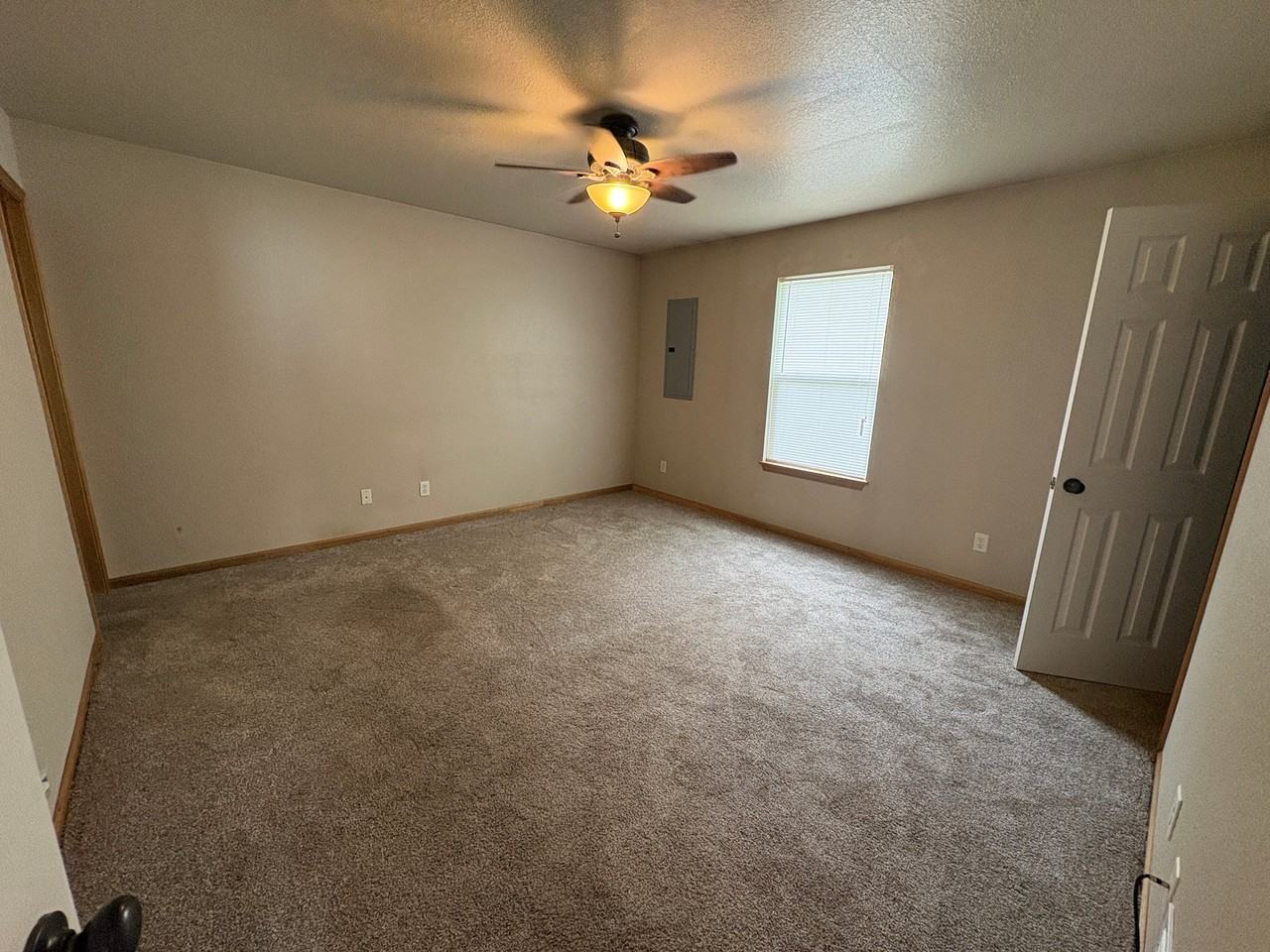 107 Sw Rock Garden Ln - Photo 7 of 9