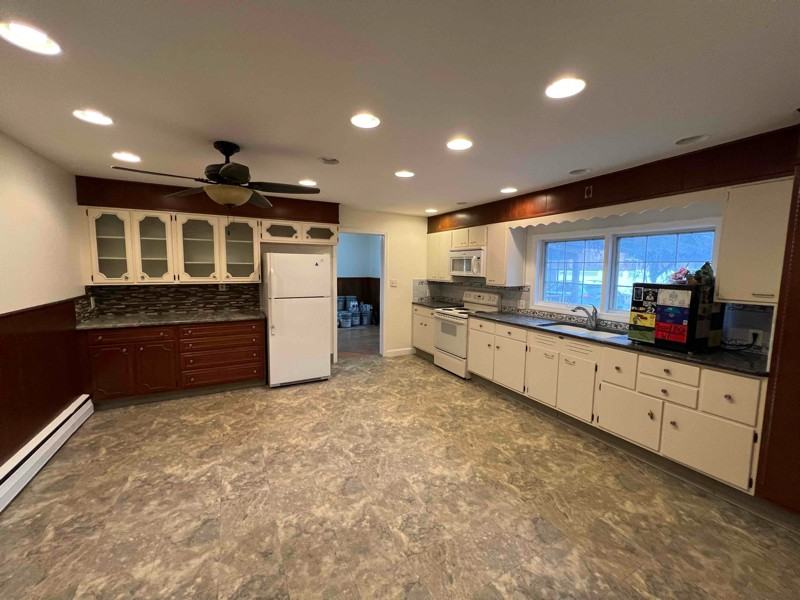 22 N Center St - Photo 5 of 24