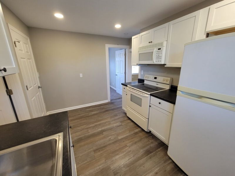 336 S 66th St - Photo 6 of 18