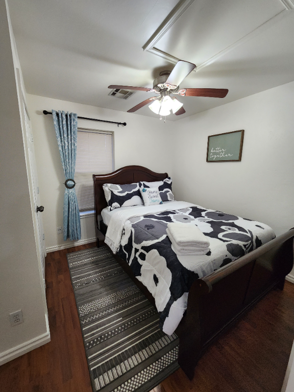 313 W Himes St - Photo 2 of 24