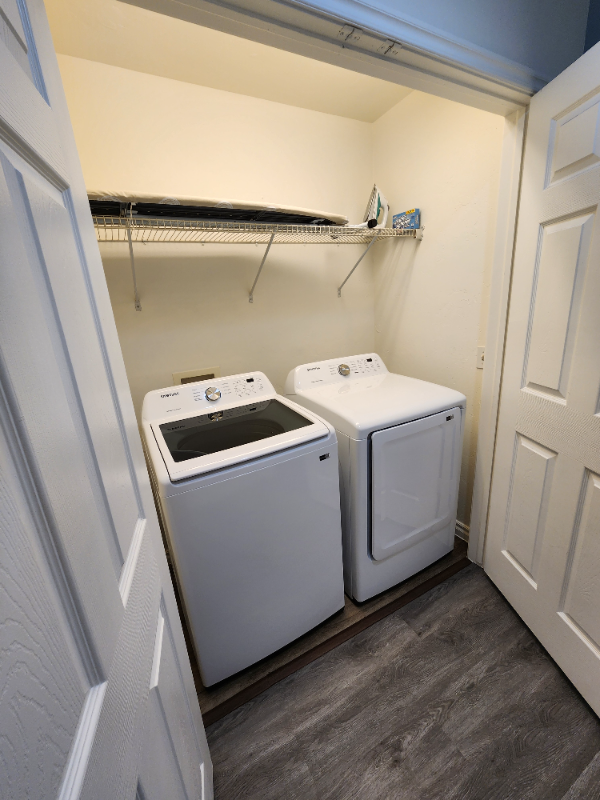 313 W Himes St - Photo 3 of 24