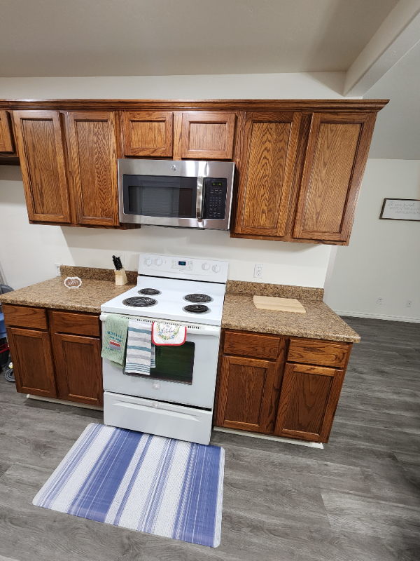 313 W Himes St - Photo 5 of 24