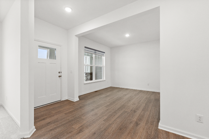 19657 104th Pl - Photo 4 of 36