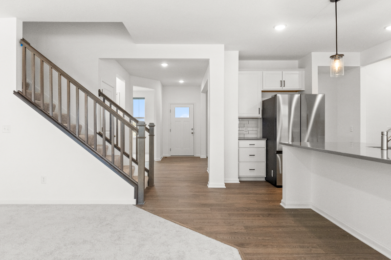 19657 104th Pl - Photo 6 of 36