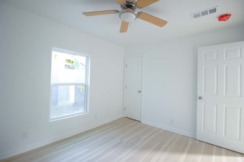 1928 Agnew St - Photo 5 of 9