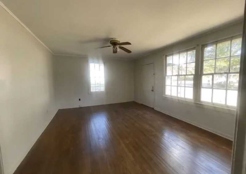 2404 S Walnut St - Photo 6 of 8