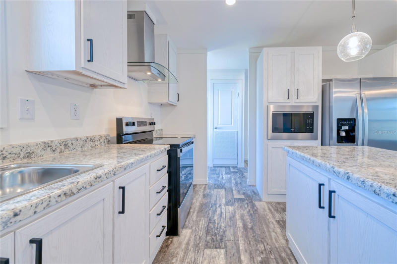 6720 Villaview Dr - Photo 5 of 20