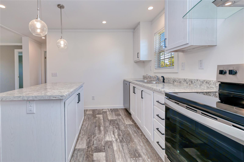 6720 Villaview Dr - Photo 6 of 20