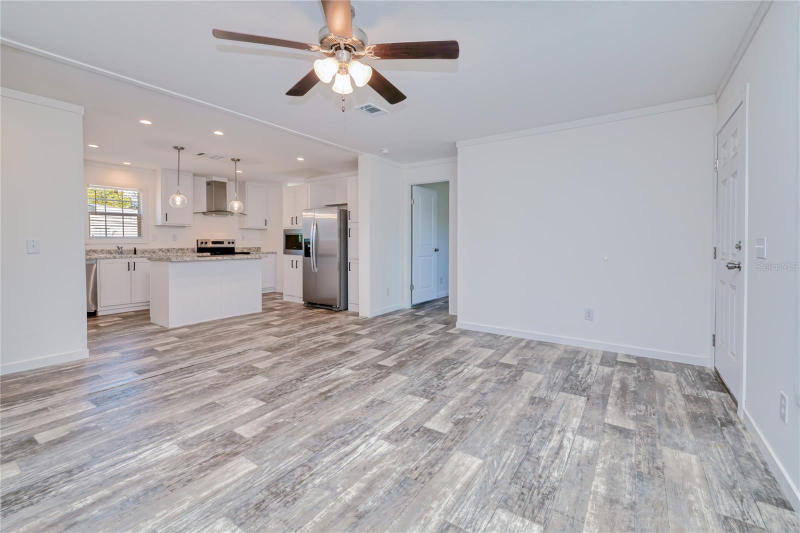 6720 Villaview Dr - Photo 7 of 20