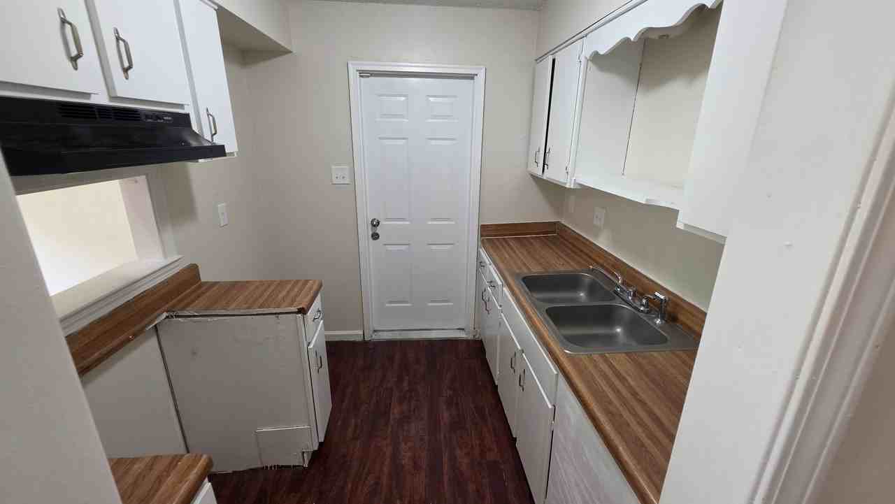 613 Mcwhirter Ave - Photo 5 of 8