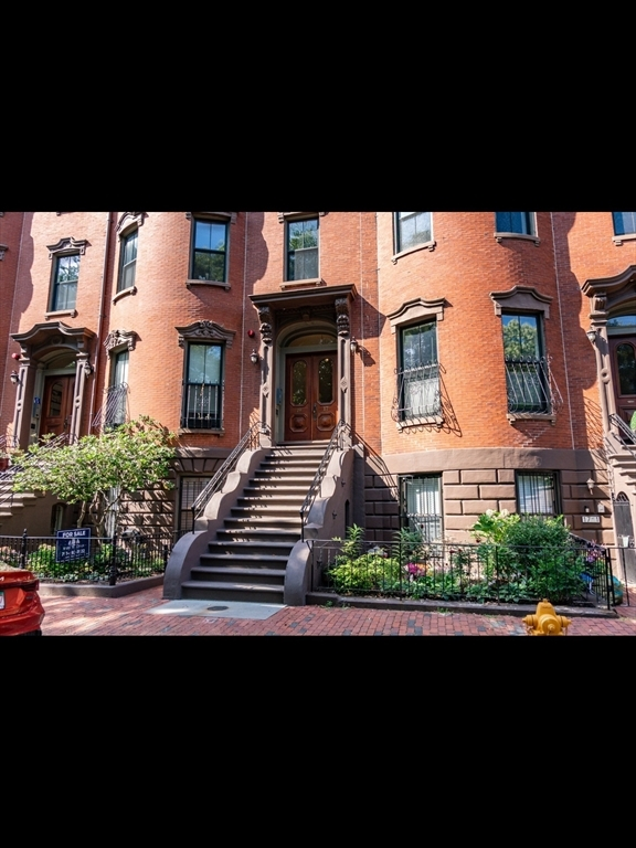 19 Worcester Sq #1 - Photo 4 of 14