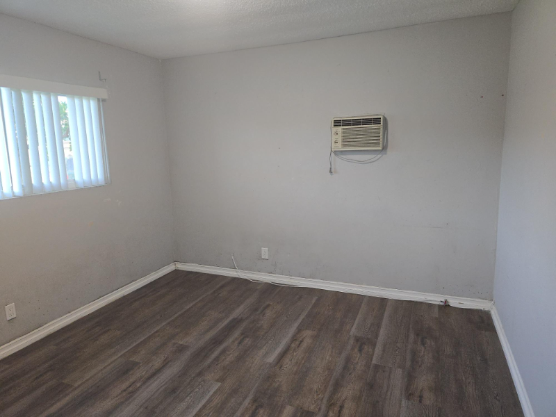 9572 Maureen Dr #1 - Photo 5 of 6